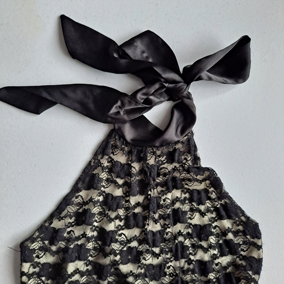 Black Lace Halter Blouse - Picture 2 of 6